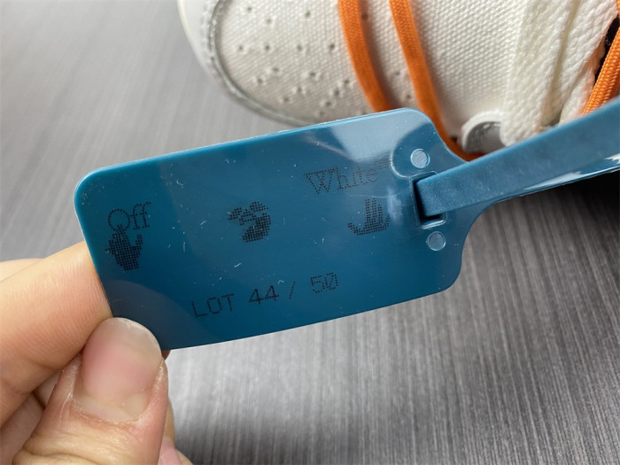 Off-White x Dunk Low ‘Lot 44 of 50’ DM1602-104