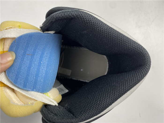 AIR JORDAN 1 RETRO HIGH OG ‘VOLT GOLD’ 555088-118