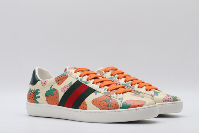 G*u*i low-top sneaker