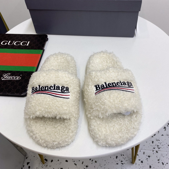 BLCG SLIPPERS