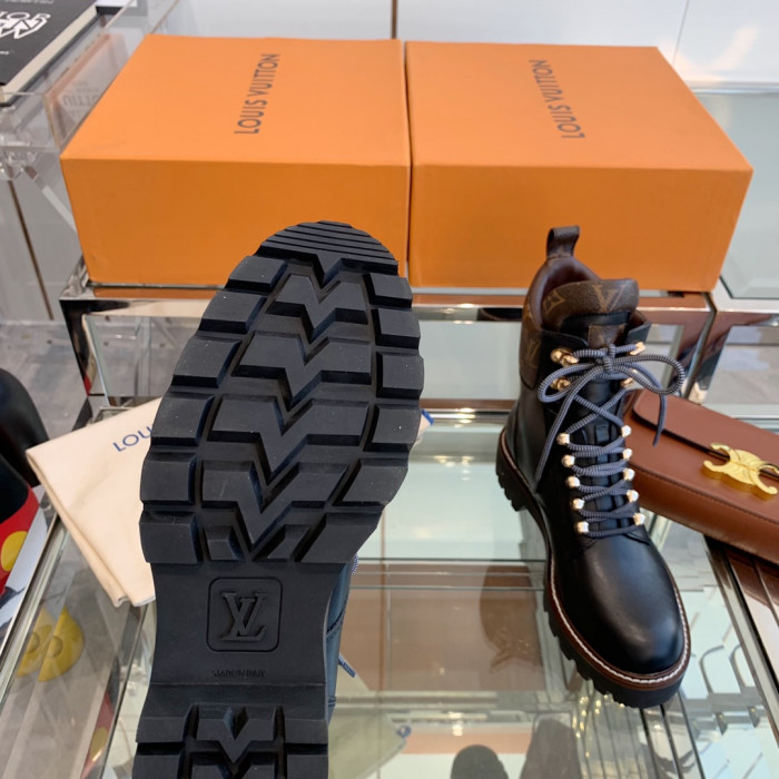 LOUS VUITO BOOTS